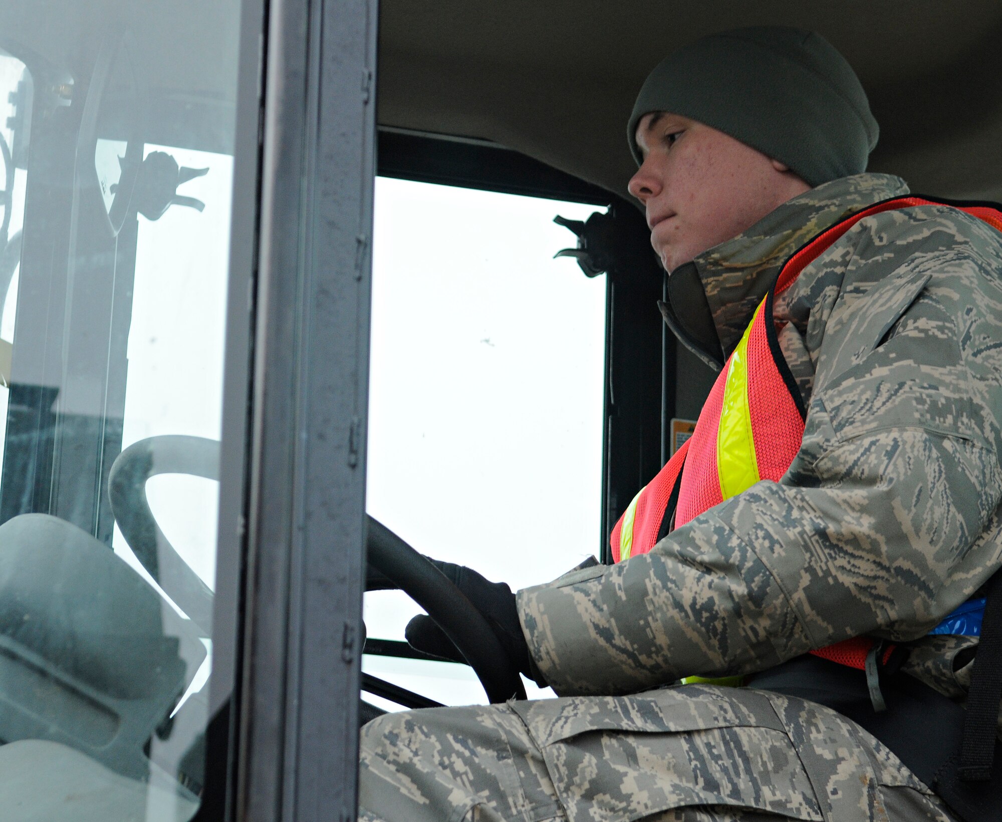 SPANGDAHELM AIR BASE, Germany – Airman 1st Class Justin Shepherd, 52nd Logistics Readiness Squadron, positions cargo onto a truck using a 10,000-pound, all-terrain forklift during Operation Saber Crown 10-3 here Jan. 21. Members of the cargo deployment function moved more than 144 tons of equipment during the exercise. (U.S. Air Force photo/Senior Airman Benjamin Wilson)