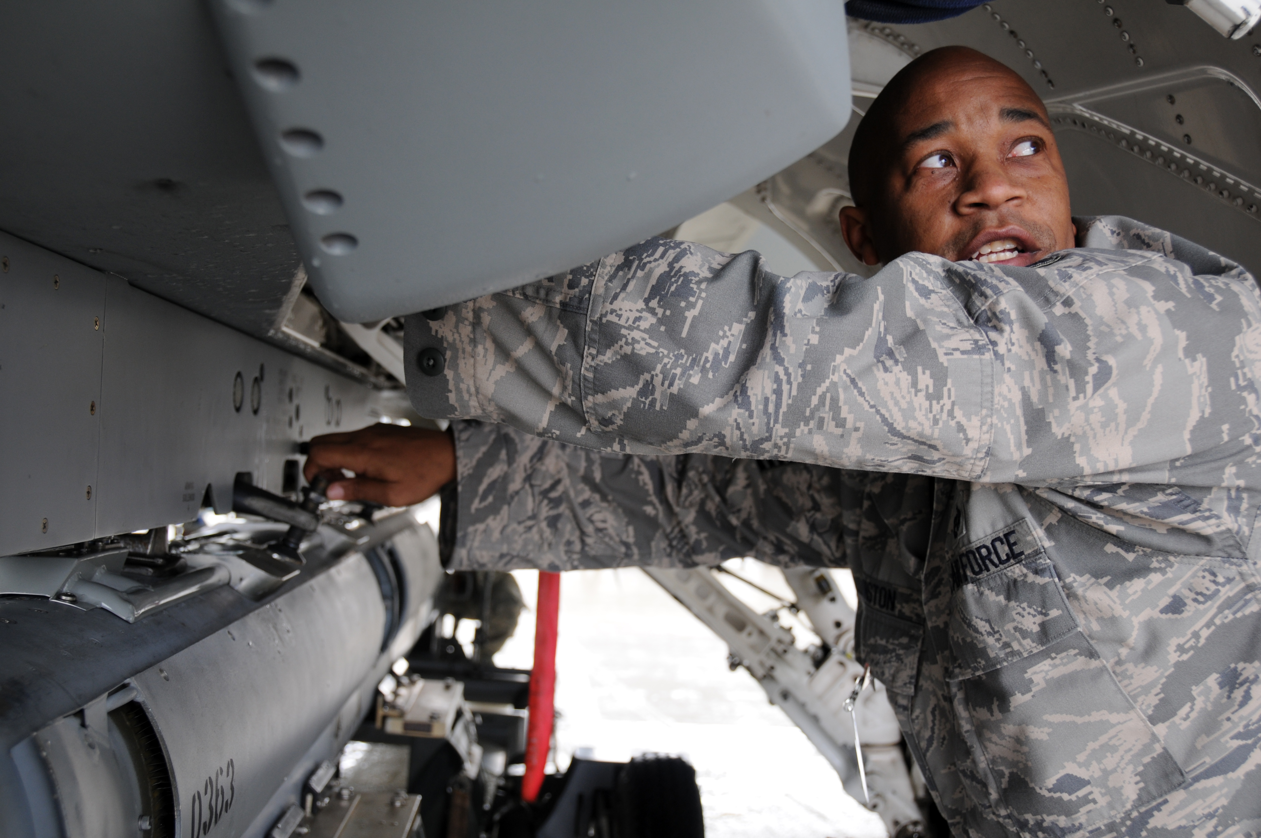 16 EWS provides shield to combat air forces > Eglin Air Force Base > Article Display