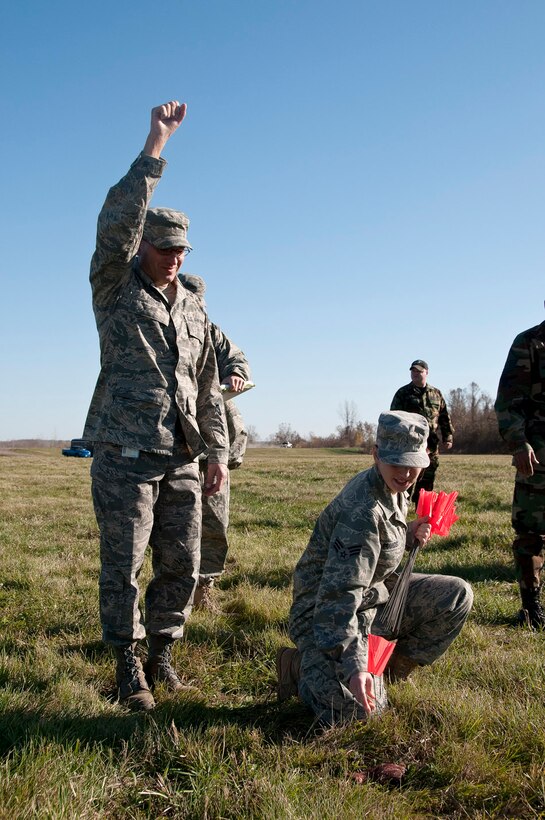 139 Airlift Wing members conduct a search and recovery exercise Nov. 4, 2009 in St. Joseph, Mo., to help enhance their abilities for possible operations. (U.S. Air Force photo by Master Sgt. Shannon Bond)