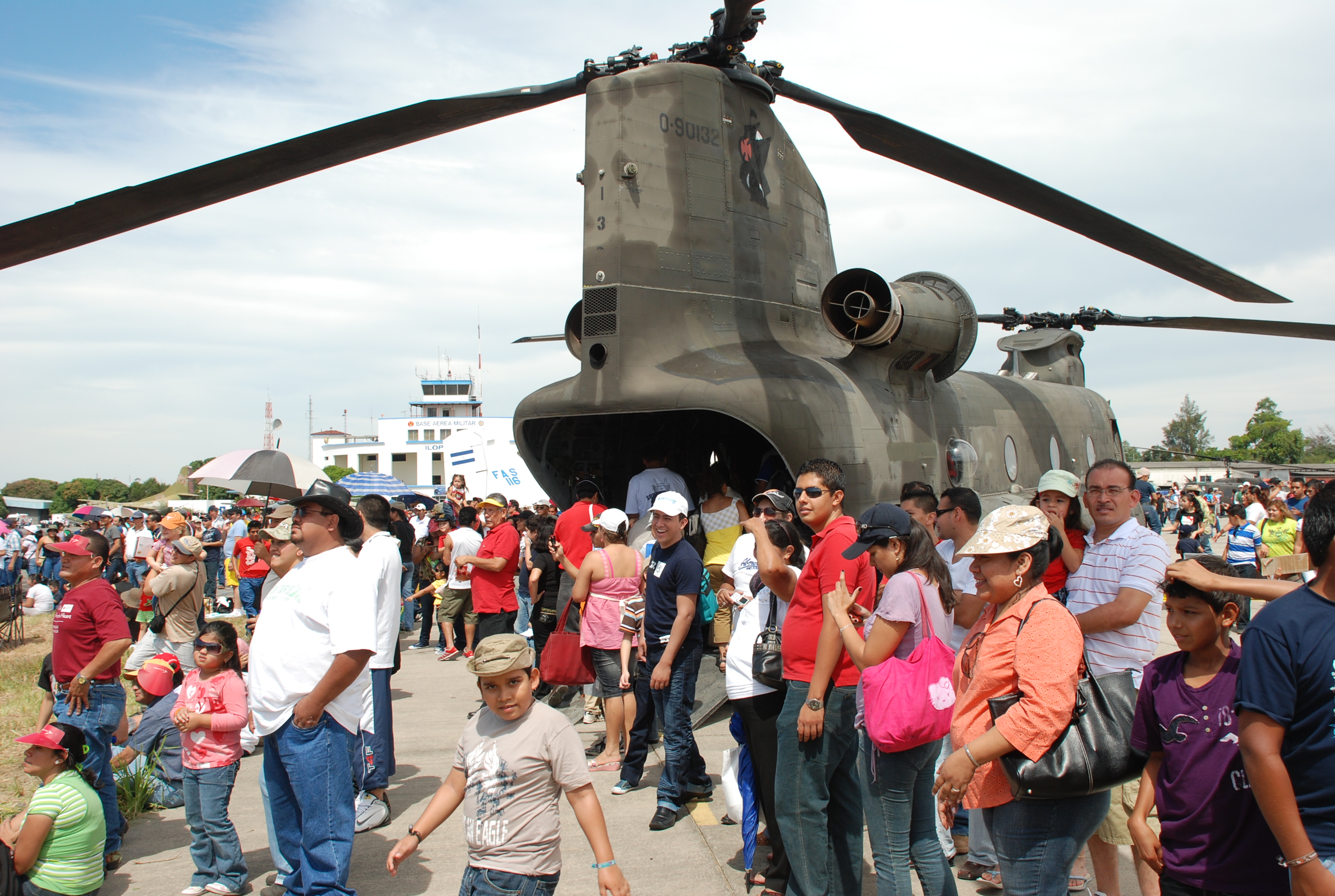 U.S. military draws crowds to El Salvador air show