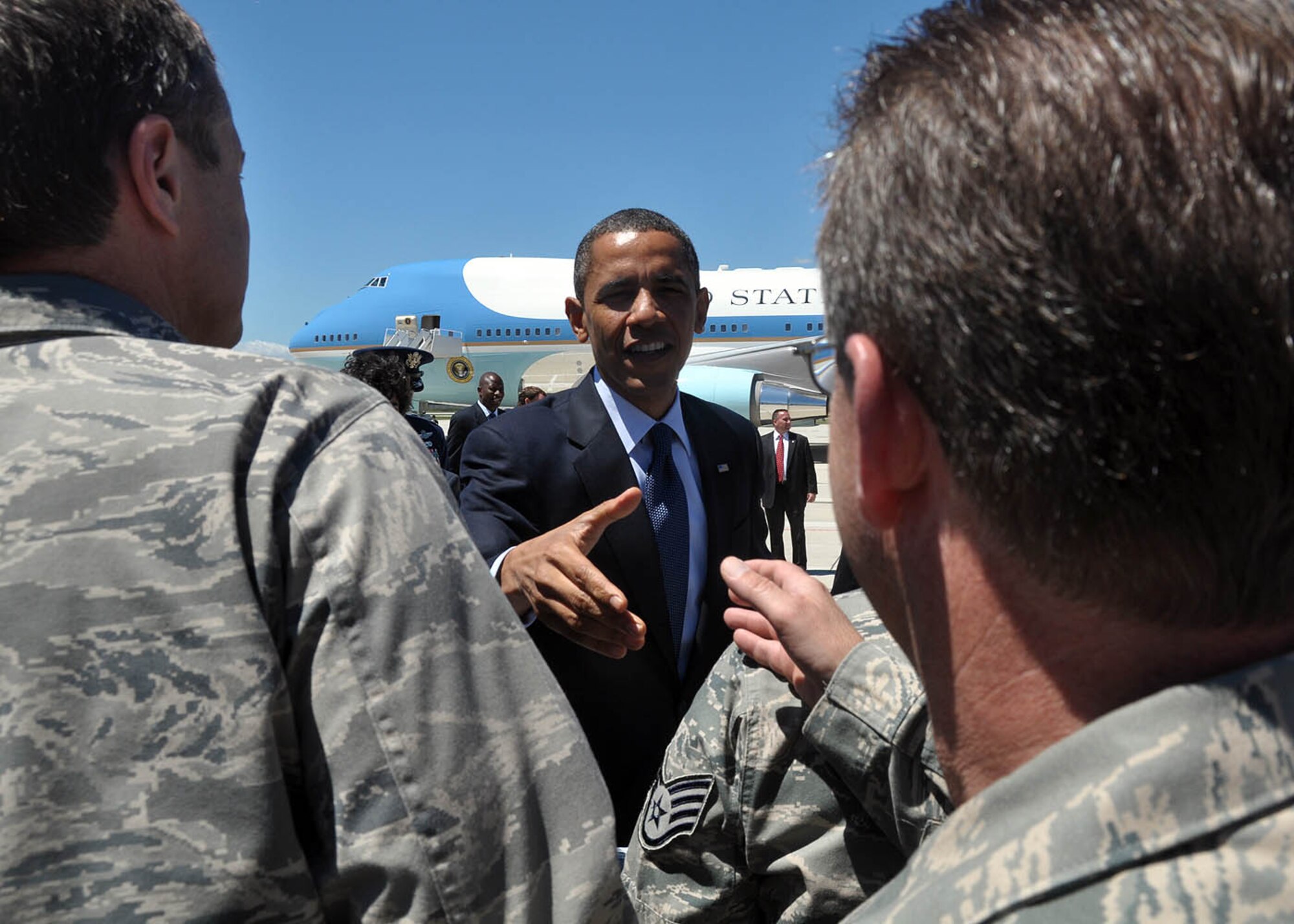 President Obama greeted and shook hands with Milwaukee’s Air Guardsmen shortly after landing Wednesday, 30 June 2010.