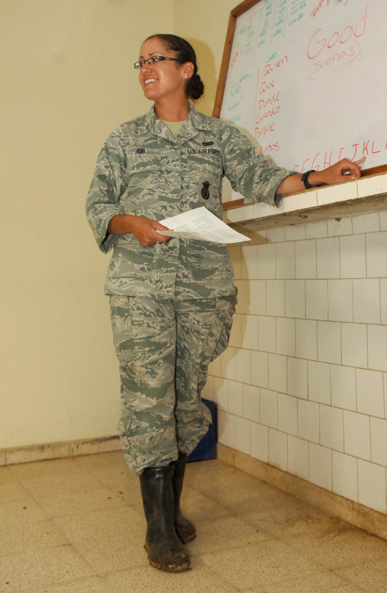 Senior Airman Sheryl Job, 820th Expeditionary RED HORSE Squadron security forces, conduct an English class for members of the Panamanian Frontier Police. Airman Job is deployed in support New Horizons Panama 2010, a U.S. Southern Command sponsored humanitarian mission designed to provide medical care and quality-of-life improvement projects for the people of Panama. (U.S. Air Force photo/Tech. Sgt. Eric Petosky)