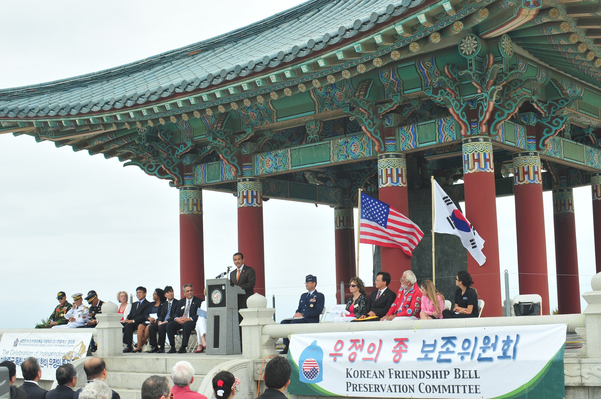 Los Angeles Mayor Antonio Villaraigosa speaks at the Korean Bell ceremony, July 4. Located in San Pedro’s Angel’s Gate Park, the bell and the pagoda housing it were gifts from the Republic of Korea in honor of the U.S. Bicentennial in 1976. Craftsmen from Korea were flown in to build the pagoda. (Photo by Atiba S. Copeland)