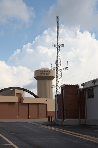 The 911th Airlift Wing weather warning beacon lets flightline personnel
know when severe storms are approaching. The precision lightning
system detects Electric Field Mill or lightning strikes and sends out an
alert when the strikes occur within 17-miles. The PLS provides flightline
personnel time to take appropriate action.