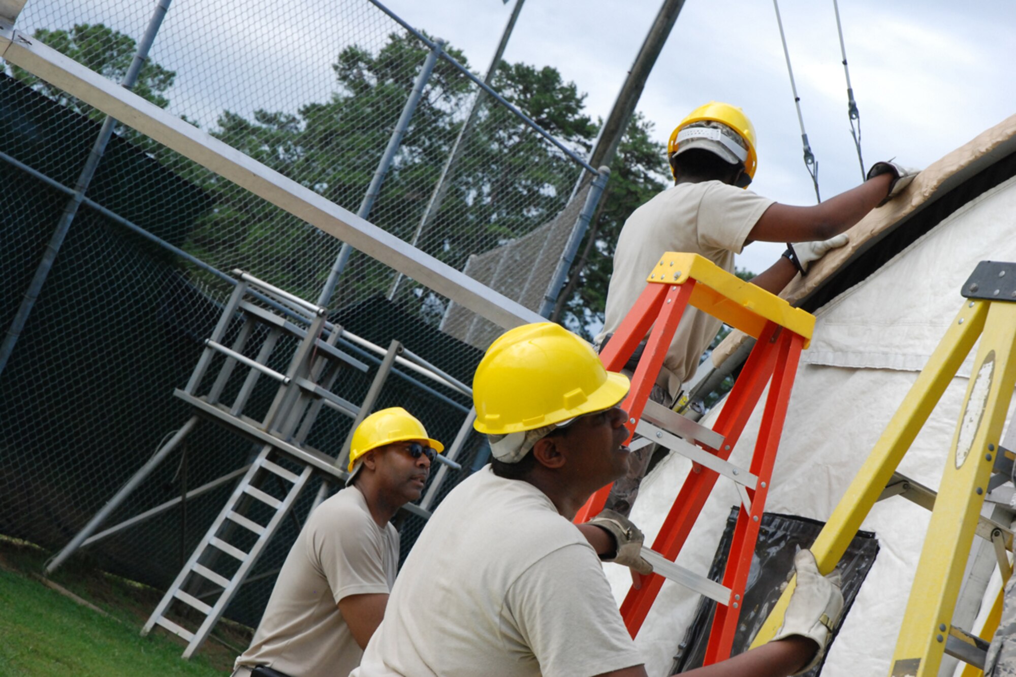 Members of the 94th Services Squadron participated in quarterly Single Pallet Expeditionary Kitchen (SPEK) Training July 10 at Dobbins Lakeside Facility. The SPEK fits on a standardized load pallet, can be operated by as few as four Airmen, takes approximately four hours to set up and can be easily loaded on a C-130 aircraft. With the SPEK, Services personnel can provide 550 Airmen a hot meal minutes after setup (U.S. Air Force photo/Master Sgt. James Branch)
