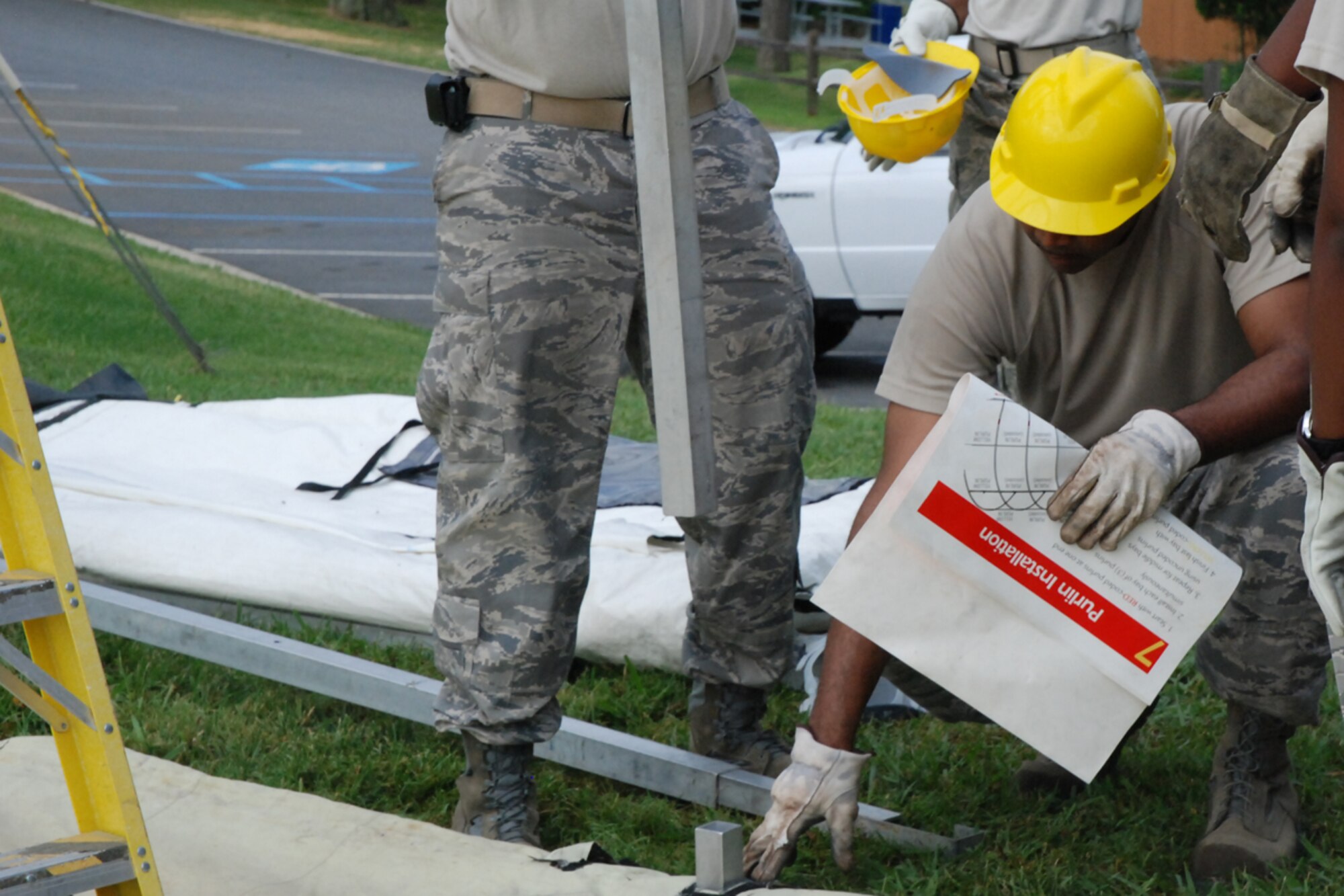 Members of the 94th Services Squadron participated in quarterly Single Pallet Expeditionary Kitchen (SPEK) Training July 10 at Dobbins Lakeside Facility. The SPEK fits on a standardized load pallet, can be operated by as few as four Airmen, takes approximately four hours to set up and can be easily loaded on a C-130 aircraft. With the SPEK, Services personnel can provide 550 Airmen a hot meal minutes after setup (U.S. Air Force photo/Master Sgt. James Branch)