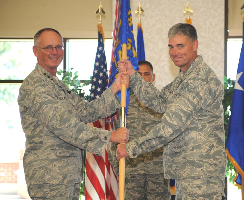 618th TACC says farewell to General Solo, welcomes General Cox as new ...