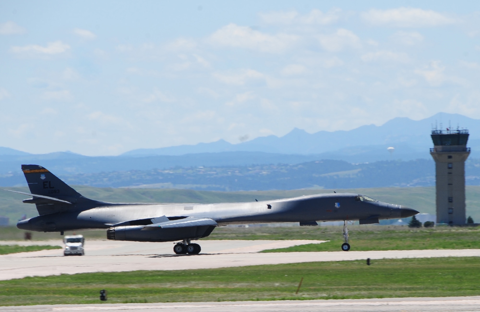 ELLSWORTH AIR FORCE BASE S.D. -- A B-1B Lancer takes off during a phase II
operational readiness exercise, July 20.  The B-1's forward-wing settings
are used for takeoff, landing, air refueling and in some high-altitude
weapons employment scenarios. (U.S. Air Force photo/Airman 1st Class Anthony
Sanchelli)
