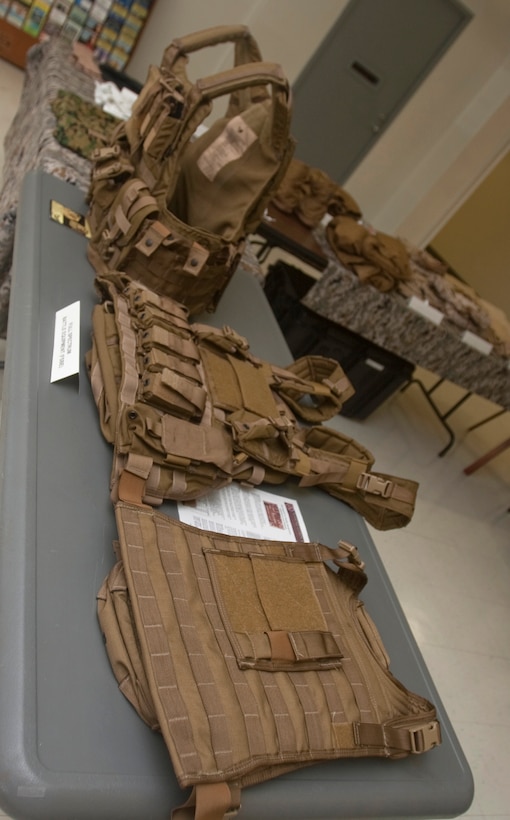 Personnel with Marine Corps Systems Command displayed the complete Full Spectrum Battle Equipment (FSBE) set used by special operations and Marine reconnaissance units during an Infantry Combat Equipment Display July 22 at the U.S. Marine Corps Forces, Pacific Headquarters, Camp H. M. Smith, Hawaii. The purpose of the event was to familiarize Marines with equipment currently issued to Marines preparing to deploy to Afghanistan.