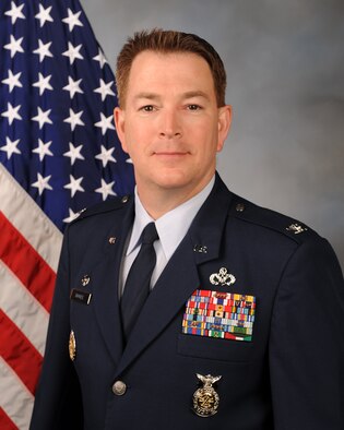 Col. Crinley Hoover, 2d Mission Support Group commander