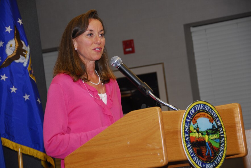 Minnesota First Lady Mary Pawlenty speaks to military members, family and community leaders at the 148th Fighter Wing Air National Guard Base in Duluth, Minn. July 28, 2010. Minnesota Governor Tim Pawlenty and the First Lady arrived at the 148th to announce that the First Lady’s Military Family Care Initiative will continue and expand to provide additional assistance to military families under the National Guard’s Beyond the Yellow Ribbon Program. (Air National Guard photo by Master Sgt. Jason W. Rolfe)    