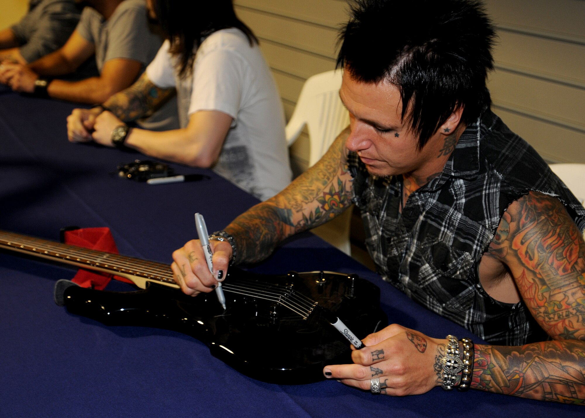 Papa Roach rocks Aviano > Aviano Air Base > News Display