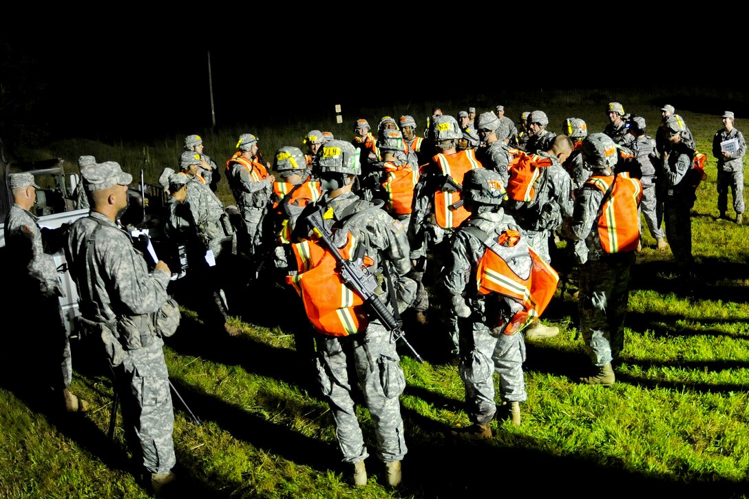 u-s-army-reserve-best-warrior-candidates-prepare-to-move-out-for-a