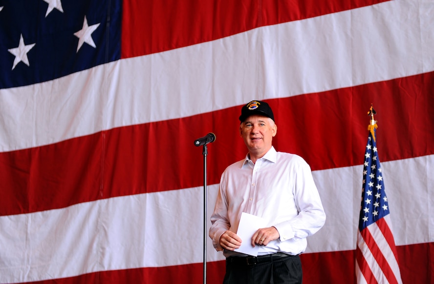 OFFUTT AIR FORCE BASE, Neb. -- Deputy Secretary of Defense William J. Lynn III, speaks to more than 300 members of the Fightin' Fifty-Fifth at Dock One of the Bennie Davis Maintenance Facility here May 26. During his speech, Mr. Lynn thanked Team Offutt for all they do to support contingency operations around the globe. Afterward, he personally thanked and met every Airman in attendance. U.S. Air Force Photo by Josh Plueger