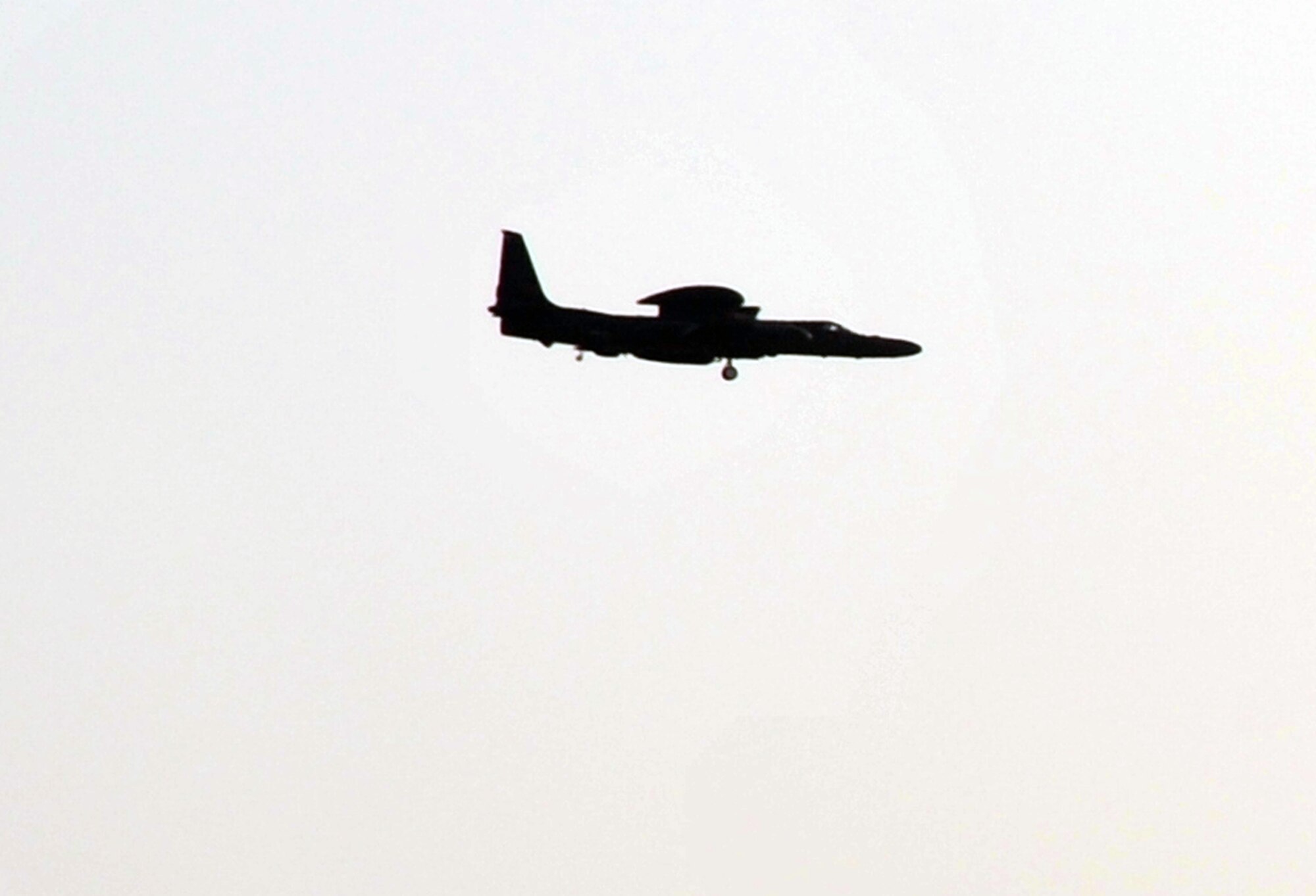 A U-2 Dragon Lady assigned to the 99th Expeditionary Reconnaissance Squadron of the 380th Air Expeditionary Wing returns from a mission May 29 at a non-disclosed base in Southwest Asia on May 29, 2010. The 380th AEW is home to the KC-10 Extender, U-2 Dragon Lady, E-3 Sentry and RQ-4 Global Hawk aircraft. The wing is comprised of four groups and 12 squadrons and the wing's deployed mission includes air refueling, air battle management, intelligence, surveillance and reconnaissance in support of overseas contingency operations in Southwest Asia. The 380th AEW supports operations Iraqi Freedom and Enduring Freedom and the Combined Joint Task Force-Horn of Africa. (U.S. Air Force Photo/Master Sgt. Scott T. Sturkol/Released)