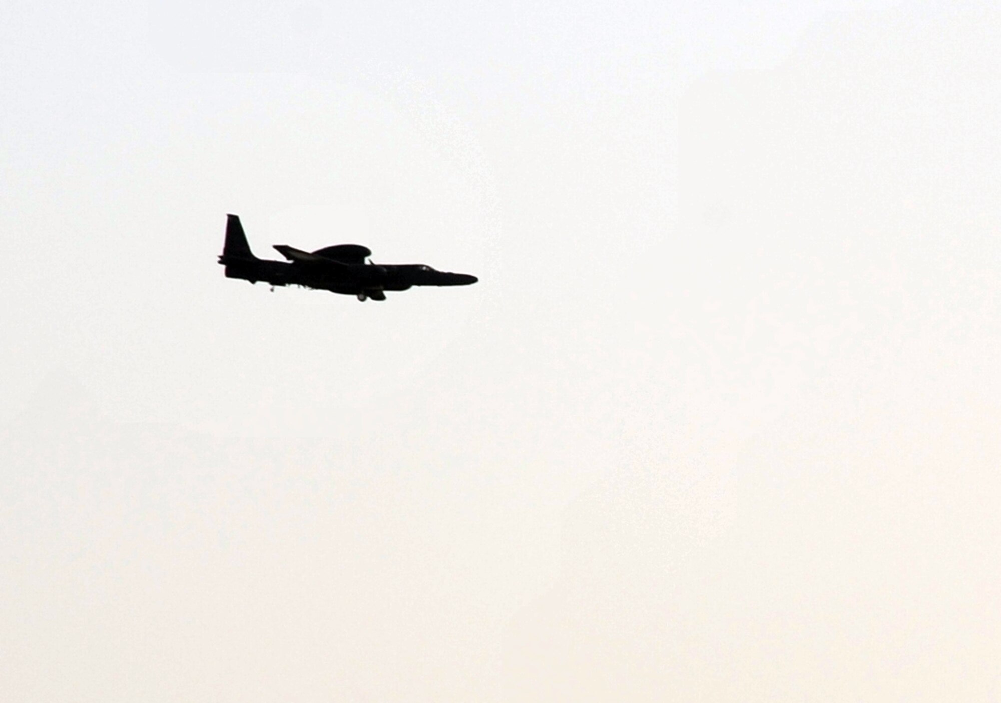 A U-2 Dragon Lady assigned to the 99th Expeditionary Reconnaissance Squadron of the 380th Air Expeditionary Wing returns from a mission May 29 at a non-disclosed base in Southwest Asia on May 29, 2010. The 380th AEW is home to the KC-10 Extender, U-2 Dragon Lady, E-3 Sentry and RQ-4 Global Hawk aircraft. The wing is comprised of four groups and 12 squadrons and the wing's deployed mission includes air refueling, air battle management, intelligence, surveillance and reconnaissance in support of overseas contingency operations in Southwest Asia. The 380th AEW supports operations Iraqi Freedom and Enduring Freedom and the Combined Joint Task Force-Horn of Africa. (U.S. Air Force Photo/Master Sgt. Scott T. Sturkol/Released)