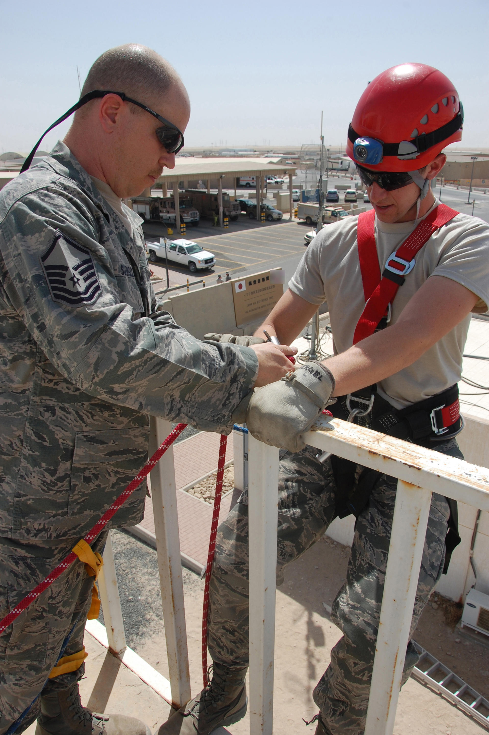 Air Force cadets 'hang' with Fire Dawgs > Air Force > Article Display