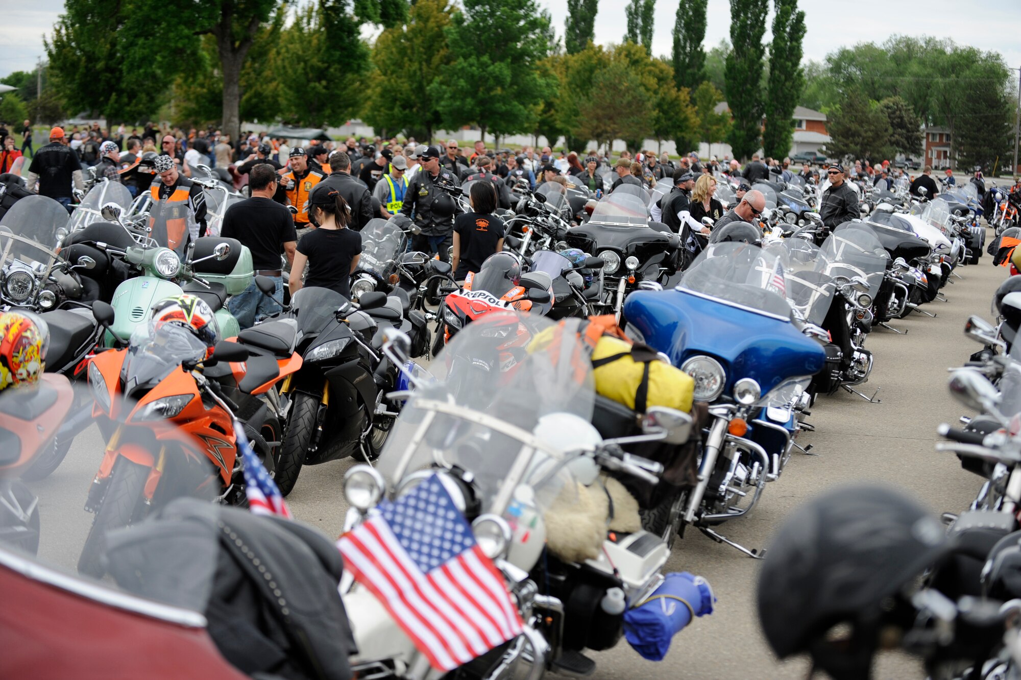 MOUNTAIN HOME AIR FORCE BASE, Idaho -- Approximately 500 bikers gather in Holt Park for the Idaho Rolling Thunder rally June 6. Rolling Thunder was the first benefit ride for the Wounded Warrior project, Operation Warmheart and Idaho Guard and Reserve Family Support Fund. (U.S. Air Force photo by Airman 1st Class Renishia Richardson)
