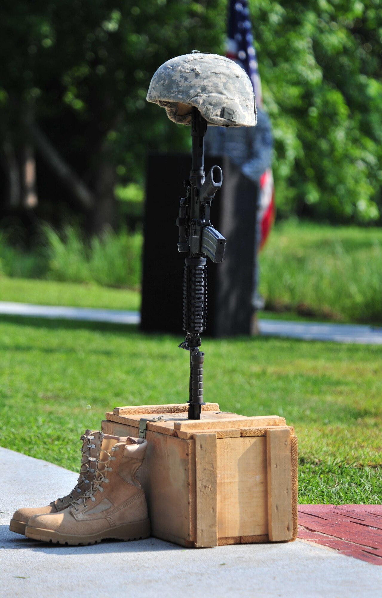 100602-F-8430J-251
SHAW AIR FORCE BASE, S.C. - A battle field cross was constructed at the Fallen Airmen Memorial dedication ceremony in honor of Airmen lost during battle in front of Memorial Lake June 2, 2010. The Fallen Airmen Memorial is dedicated to all Airmen who have died in combat. The memorial will be an on-going monument, so it can be adjusted at any time as combat goes on and wars come and go. (U.S. Air Force photo/Airman 1st Class Amber E. N. Jacobs)