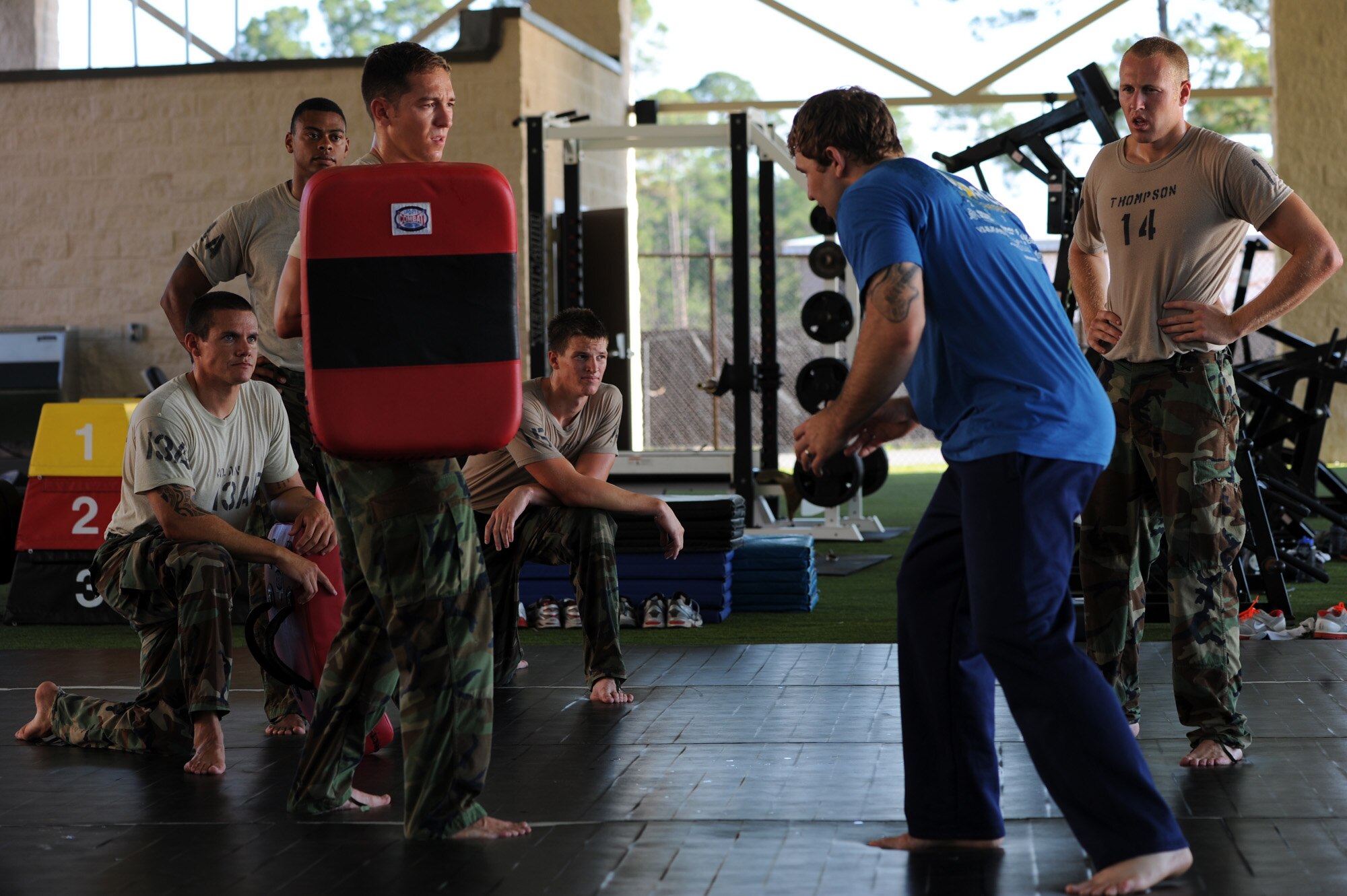 Airmen from the Special Tactics Training Squadron receive a combative class taught by Ultimate Fighting Championship Middleweight Alan Belcher June 8, 2010, at Hurlburt Field, Fla. (U.S. Air Force photo/Staff Sgt. Desiree N. Palacios) 