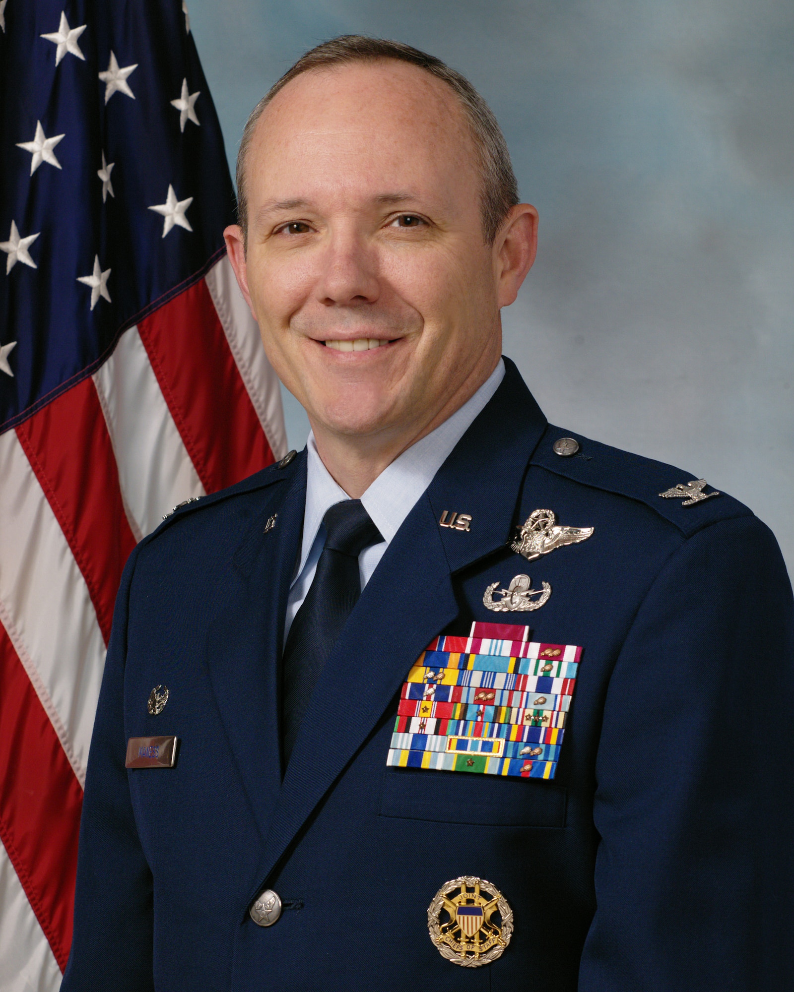Col. Robert L. Maness, is commander of the 377th Air Base Wing, Kirtland Air Force Base, NM. Col. Maness ssumed command April 16, 2010.