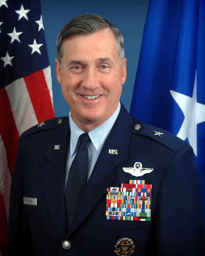 Brig. Gen. O.G. Mannon bids Team Sheppard farewell after serving as 82nd Training Wing commander since June 2008.  (U.S. Air Force photo)