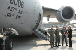  Vice Adm. Jeffrey Wieringa, Defense Security Cooperation Agency director, meets with Air Force aircrew during the ILA 2010 Berlin International Aerospace Exhibition and Conferences Air Show kickoff June 8 at Berlin-Schoenefeld Airport. The Berlin Air Show is one of the premier events of its type in the world. (U.S. Air Force photo/Staff Sgt. Julius Delos Reyes)