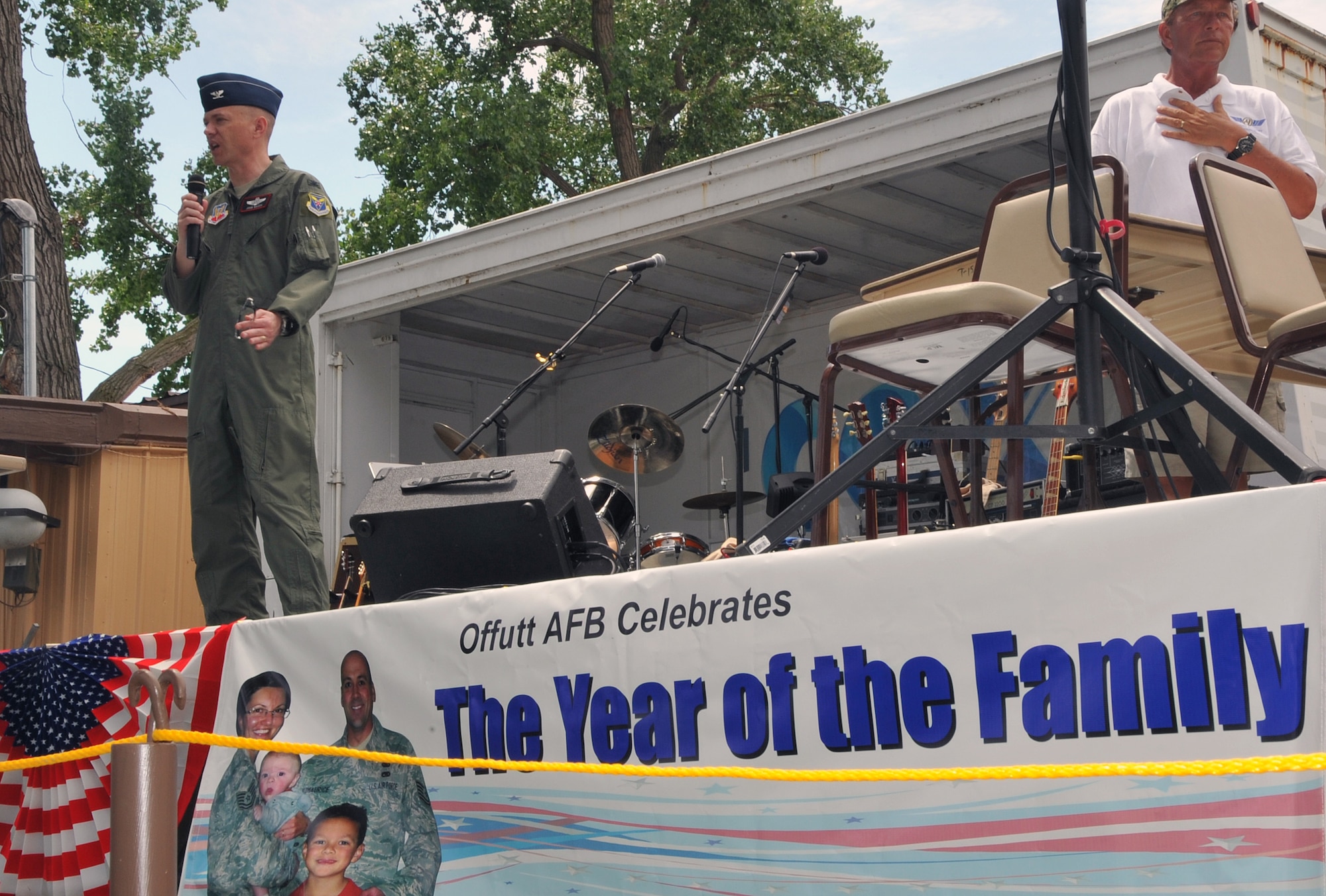 OFFUTT AIR FORCE BASE, Neb. -- 55th Wing Vice Commander Col. John T. Rauch welcomes people to the Offutt Advisory Council's Annual Offutt Appreciation Picnic June 11. Members of Team Offutt enjoyed a day at the base lake with free food, beverages and entertainment courtesy of the community support organization. U.S. Air Force photo by Jeff W. Gates  