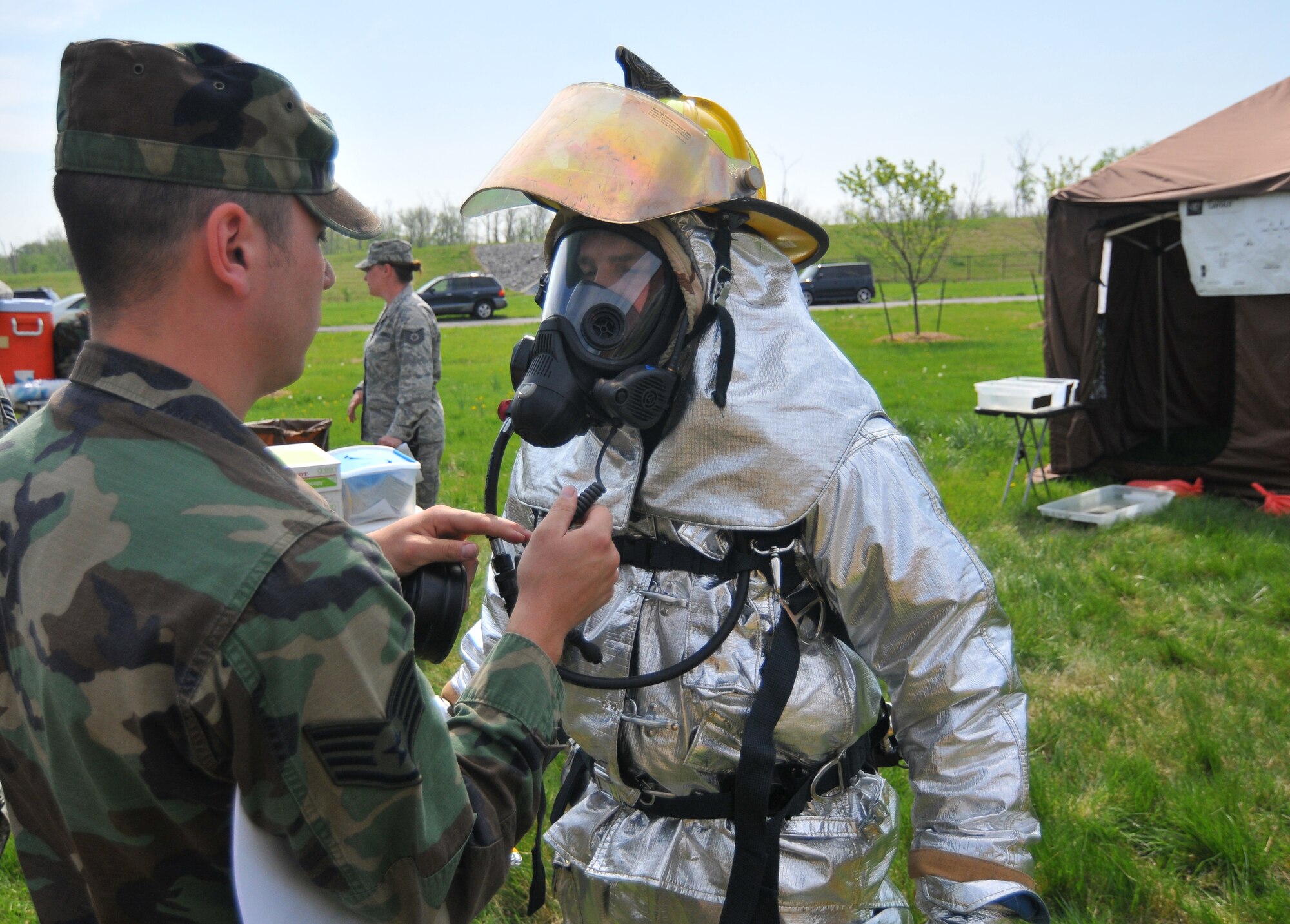 932nd Airlift Wing firefighters put the finishing touches on a great weekend of unit training as they practiced for any contingency at Scott Air Force Base.  (U.S. Air Force photo/Maj. Stan Paregien)