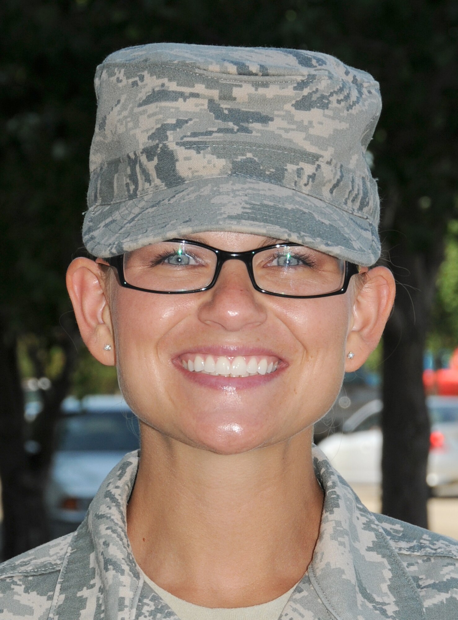 Senior Airman Angela Leonardo graduated from technical training in the 335th Training Squadron with perfect scores.  Airman Leonardo graduated from the personnel apprentice course June 8.  She’s a reservist assigned to the 331st Airlift Squadron, McChord Air Force Base, Wash.  (U.S. Air Force photo by Kemberly Groue)
