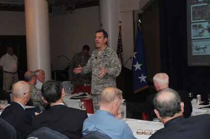 General Stephen Lorenz, Air Education and Training Command commander, provides final comments to retired general officers during the 35th annual Retired General Officer Summit at Randolph Air Force Base June 17.  The summit keeps retired generals informed about Air Force education and training.  (U.S. Air Force photo by Rich McFadden)