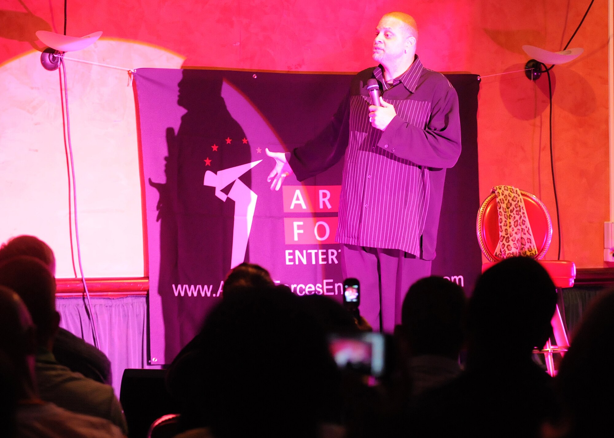 Actor and comedian Sinbad performs for the Aviano community June 22 at the La Bella Vista Club.  Sinbad?s visit to Aviano was part of a 15-day Armed Forces Entertainment tour.  (U.S. Air Force photo/ Staff Sgt. MercedesKimble L. Crossland)