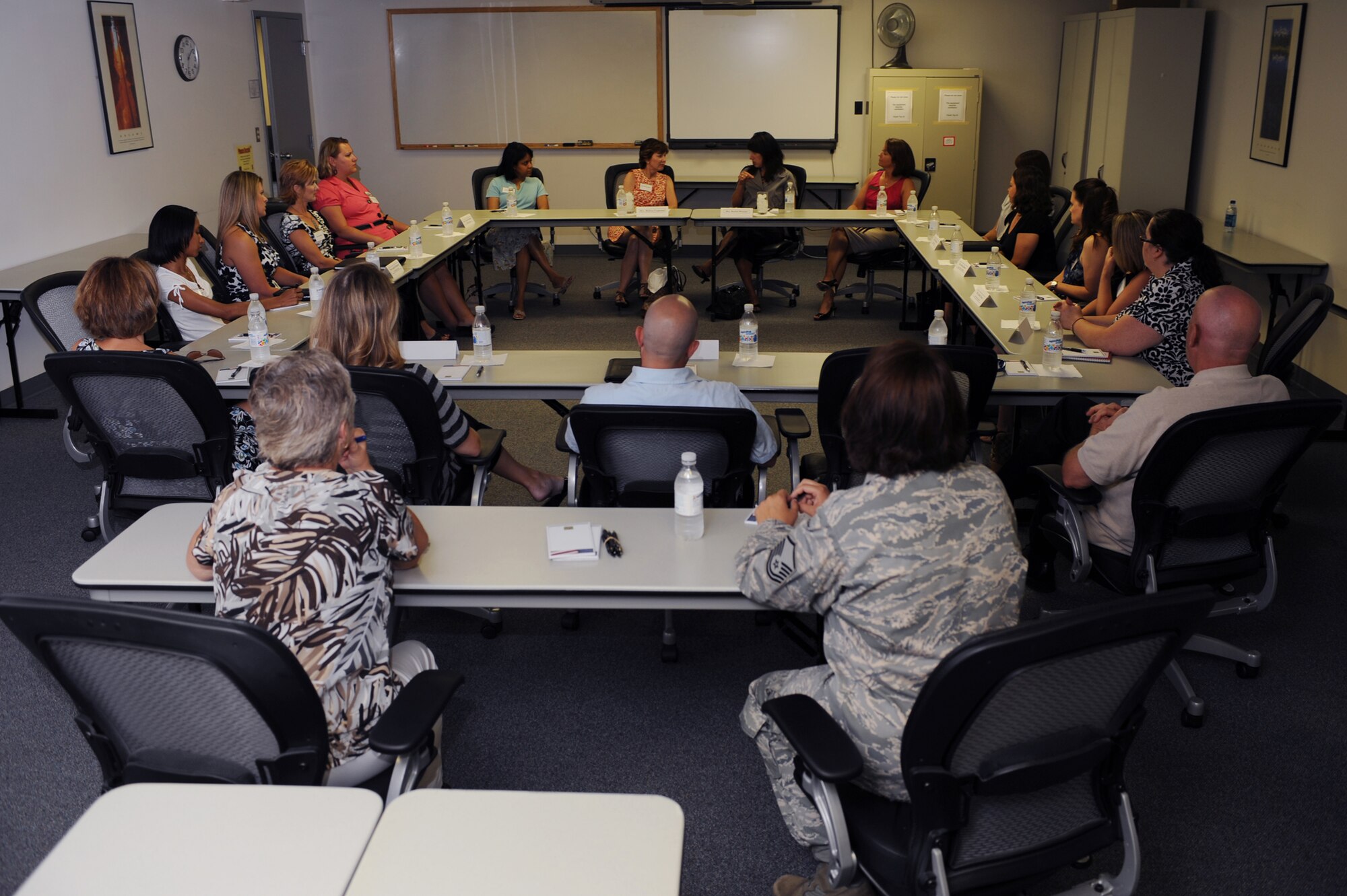 WHITEMAN AIR FORCE BASE, Mo., -- Mrs. Melissa Carpenter, wife of Maj. Gen. Floyd Carpenter, Eighth Air Force commander, meets with the Key Spouses group during her visit here on Tuesday.
(U.S. Air Force photo/Staff Sgt. Jason Huddleston)

