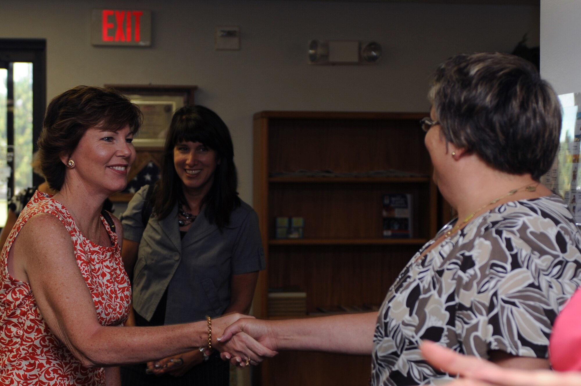 WHITEMAN AIR FORCE BASE, Mo., -- Mrs. Melissa Carpenter wife of Maj. Gen. Floyd Carpenter, Eighth Air Force commander, greets Ms. Deborah Kermick, Airmen Family Readiness consultant during her visit here on Tuesday.
(U.S. Air Force photo/Staff Sgt. Jason Huddleston)

