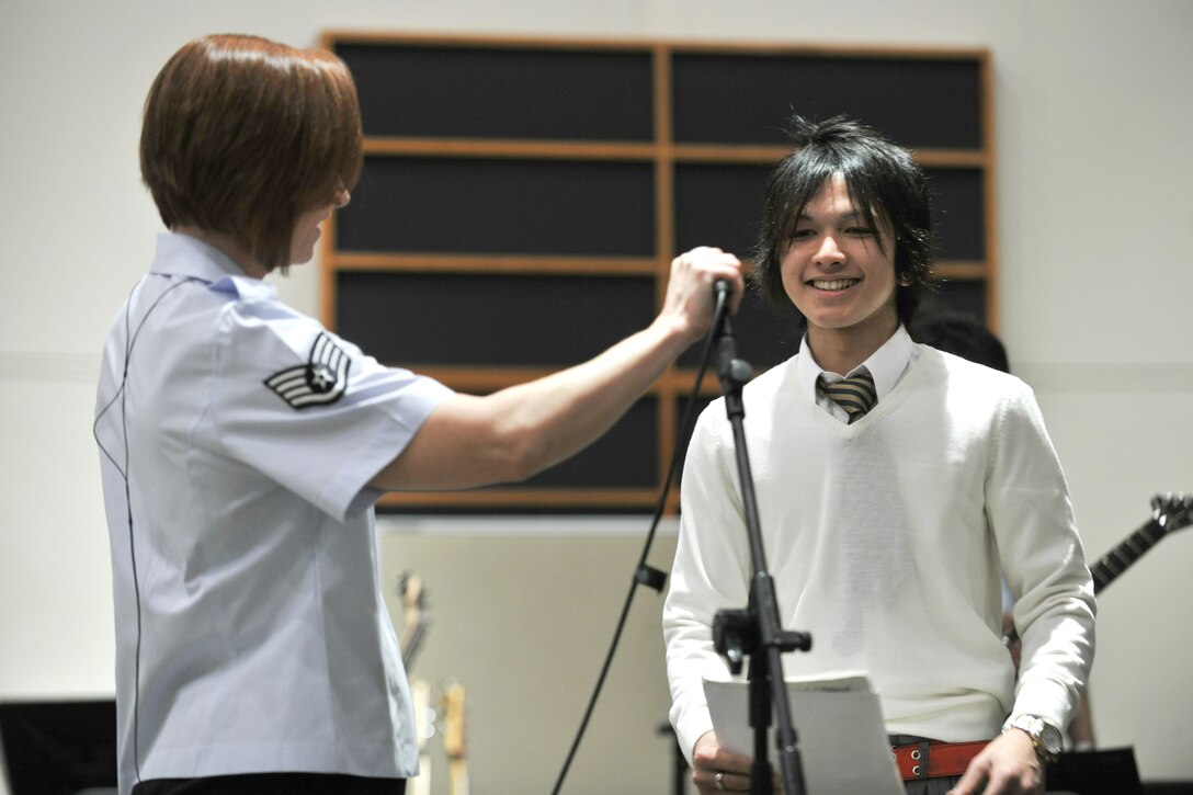 Fussa High School students come to the PACAF Band of the Pacific – Asia band hall at Yokota AB, Japan for a clinic, and a rehearsal. The students rehearsed with “Final Approach” for their joint concert in Fussa on January 31, 2010.

