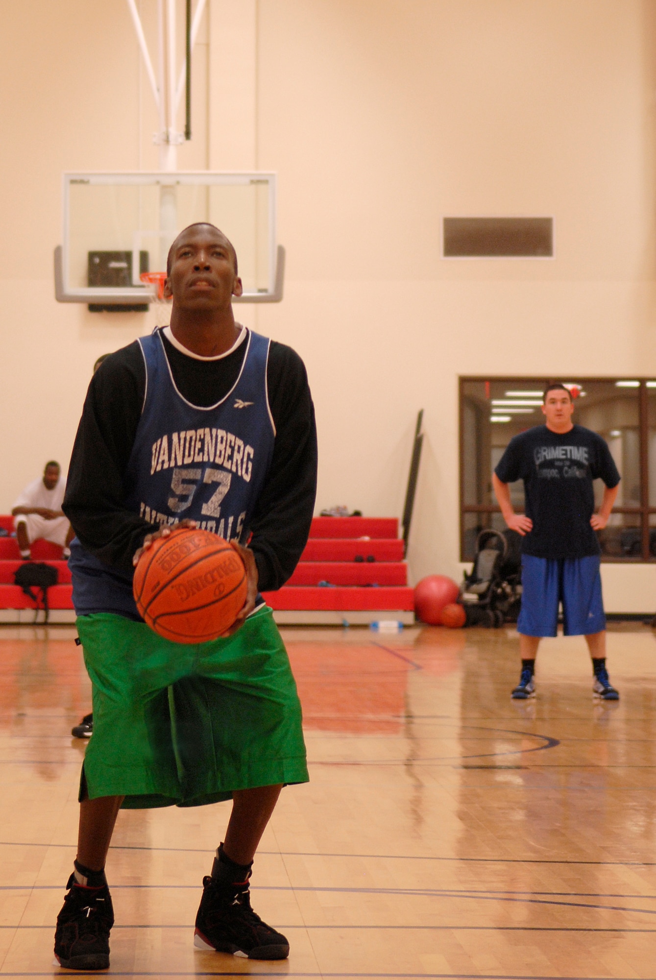 VANDENBERG AIR FORCE BASE, Calif. -- Anthoney Kilgore, a 30th Launch Group team member, sets up for a free throw at the Vandenberg Fitness Center here Monday, March 1, 2010.  The 30th LCG took the game, winning 64-60.  (U.S. Air Force photo/Senior Airman Andrew Satran) 

 
