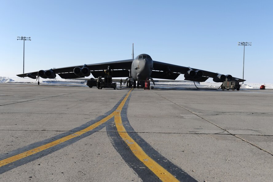 MINOT AIR FORCE BASE, N.D. - Aircrew members from the 69th Bomb Squadron and
maintainers from the 5th Maintenance Group, perform preflight checks on a
B-52H Stratofortress training mission, prior to take-off at Minot Air Force
Base March 1. The 69th BS continues with its mission of conducting safe, secure
and reliable nuclear operations.(U.S. Air Force Photo by Tech. Sgt. Lee A.
Osberry Jr.)
