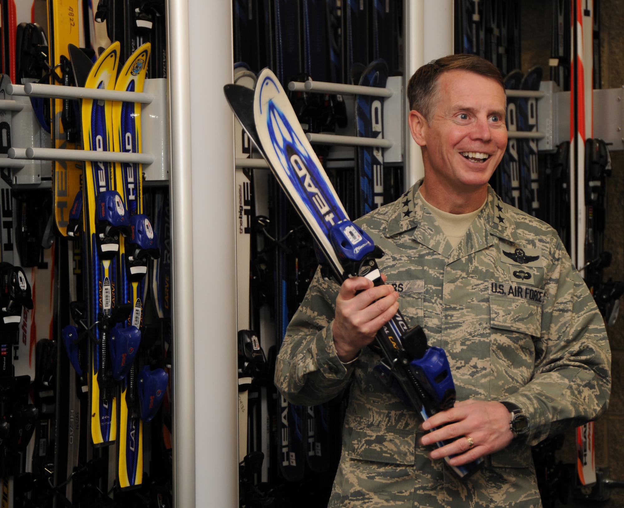 Gunfighters get visit from 12th Air Force commander > Mountain Home Air ...
