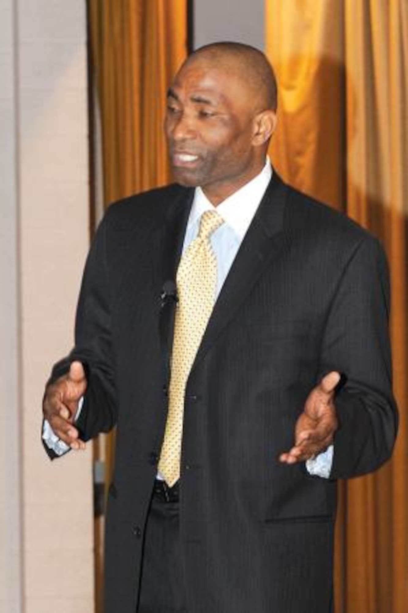 Salome Thomas-EL, nationally acclaimed author and educator, talks at the Transformation Symposium at the Base Theater on March 1 about his transformation into an educator. 