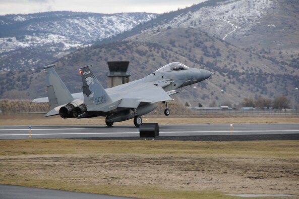Maj Jeffrey Smith, 173rd Fighter Wing F-15 Instructor Pilot, lands an F-15 Eagle following a routine training mission that marked his 2,000 hour flying the F-15 Eagle at Kingsley Field, Klamath Falls, Ore. February 12, 2010.  (U.S. Air Force photo by Tech. Sgt. Jennifer Shirar, Released)  