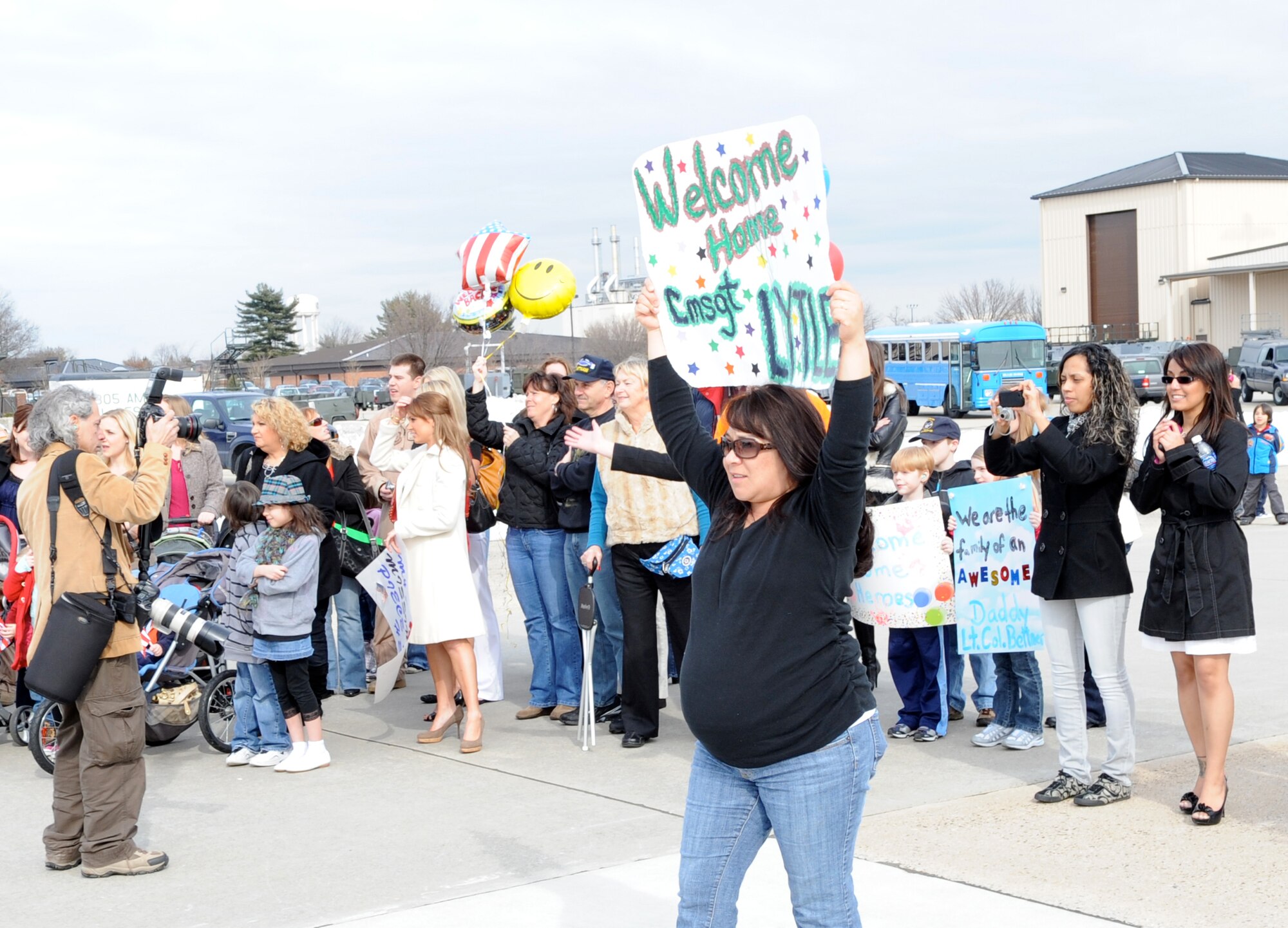 JOINT BASE MCGUIRE-DIX-LAKEHURST, N.J. – Family members and friends of the 6th Airlift Squadron welcomed home 150 Airmen here, March 2.  The squadron assumed the role and mission of the 817th Expeditionary Airlift Squadron when they deployed in October 2009.  (U.S. Air Force photo/Wayne Russell)