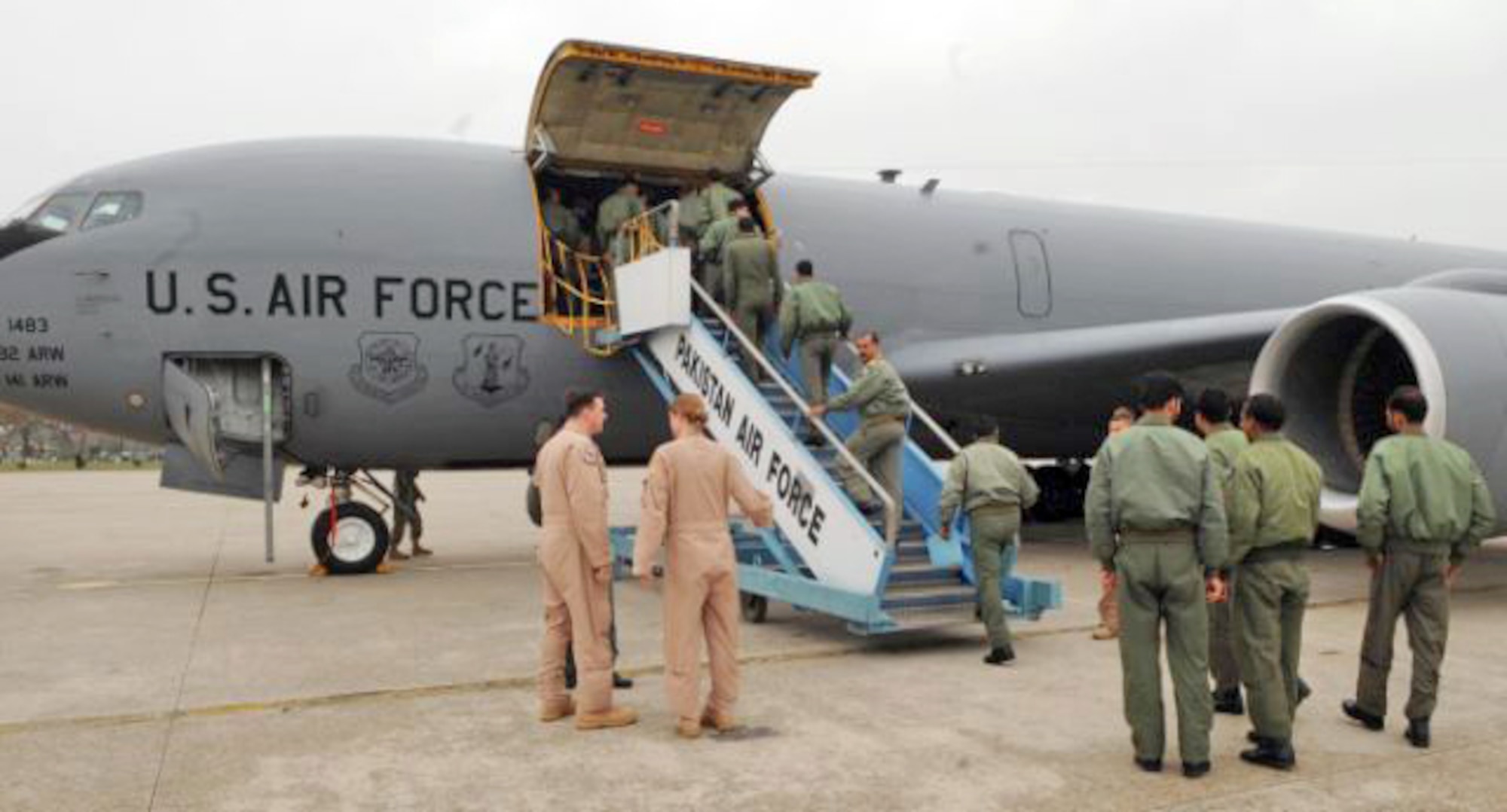 Air Force pilots and aircrews from the 22nd Expeditionary Air Refueling Squadron arrive to conduct an information exchange on air refueling operations with their Pakistan air force hosts March 3, 2010, at Pakistan air force base Chaklala in Pakistan. (Courtesy U.S. Air Force photo)