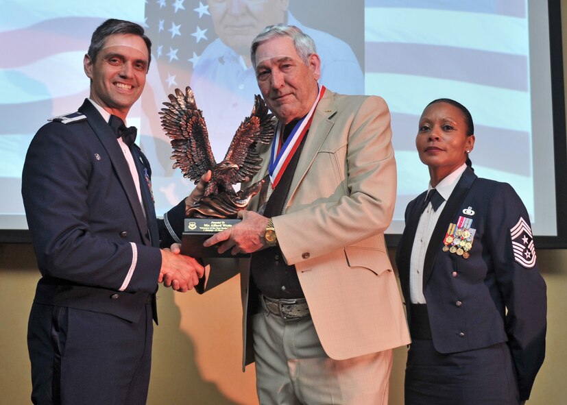 BARKSDALE AIR FORCE BASE, La-- Mr. Alford Watts, 2d Security Forces Pass and ID office, won the Volunteer of the Year category during the 2009 Annual Awards Banquet held here at the Barksdale Club Feb. 12. (U.S. Air Force photo by Staff Sgt. Trina R. Jeanjacques)(RELEASED)