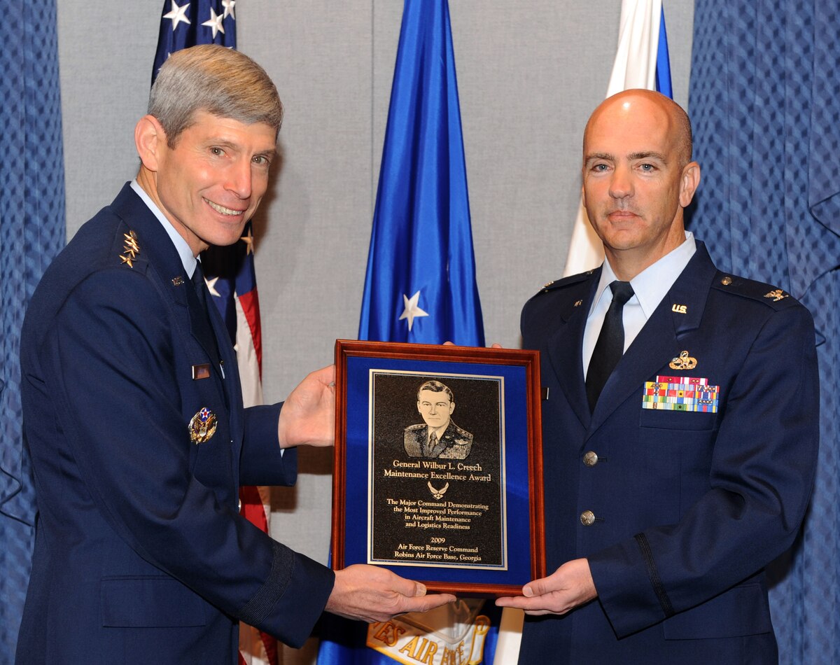 Reserve Command repeats as top MAJCOM for maintenance excellence > Air ...