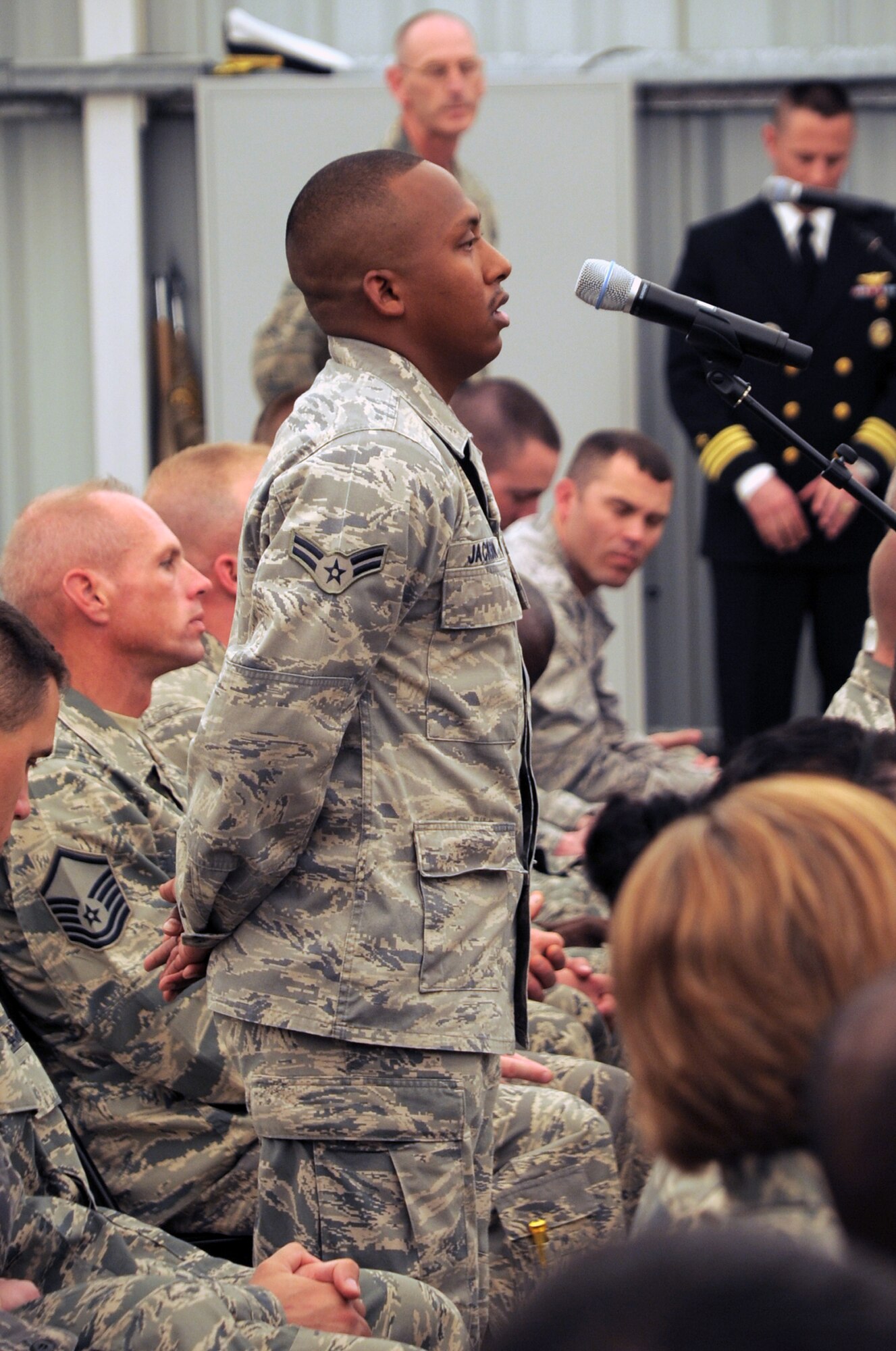 Airman 1st Class Matthew Jackson, 380th Expeditionary Logistics Readiness Squadron, asks a question to U.S. Defense Secretary Robert M. Gates during his visit to see the men and women of the 389th Air Expeditionary Wing at an non-disclosed location in Southwest Asia on March 11, 2010. (U.S. Air Force Photo/Master Sgt. Scott T. Sturkol)
DoD photo by Cherie Cullen

