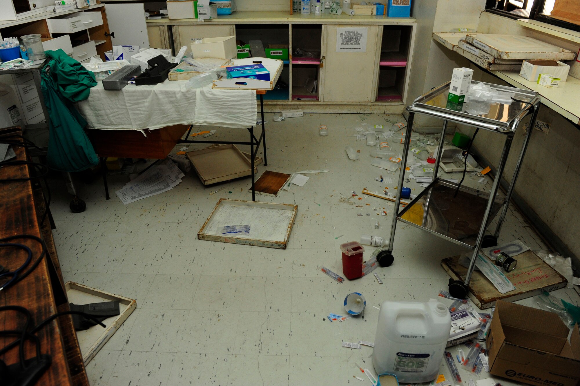 A hospital room is in disarray after Chilean medics evacuated during an 8.8-magnitude earthquake Feb. 27, 2010, in Angol, Chile. As a result of the earthquake, this regional hospital in Angol was deemed structurally unsound. Airmen from an Expeditionary Medical team along with members of the Chilean army built a mobile hospital here March 10 through 13 to meet the medical needs of the local community. (U.S. Air Force photo/Senior Airman Tiffany Trojca