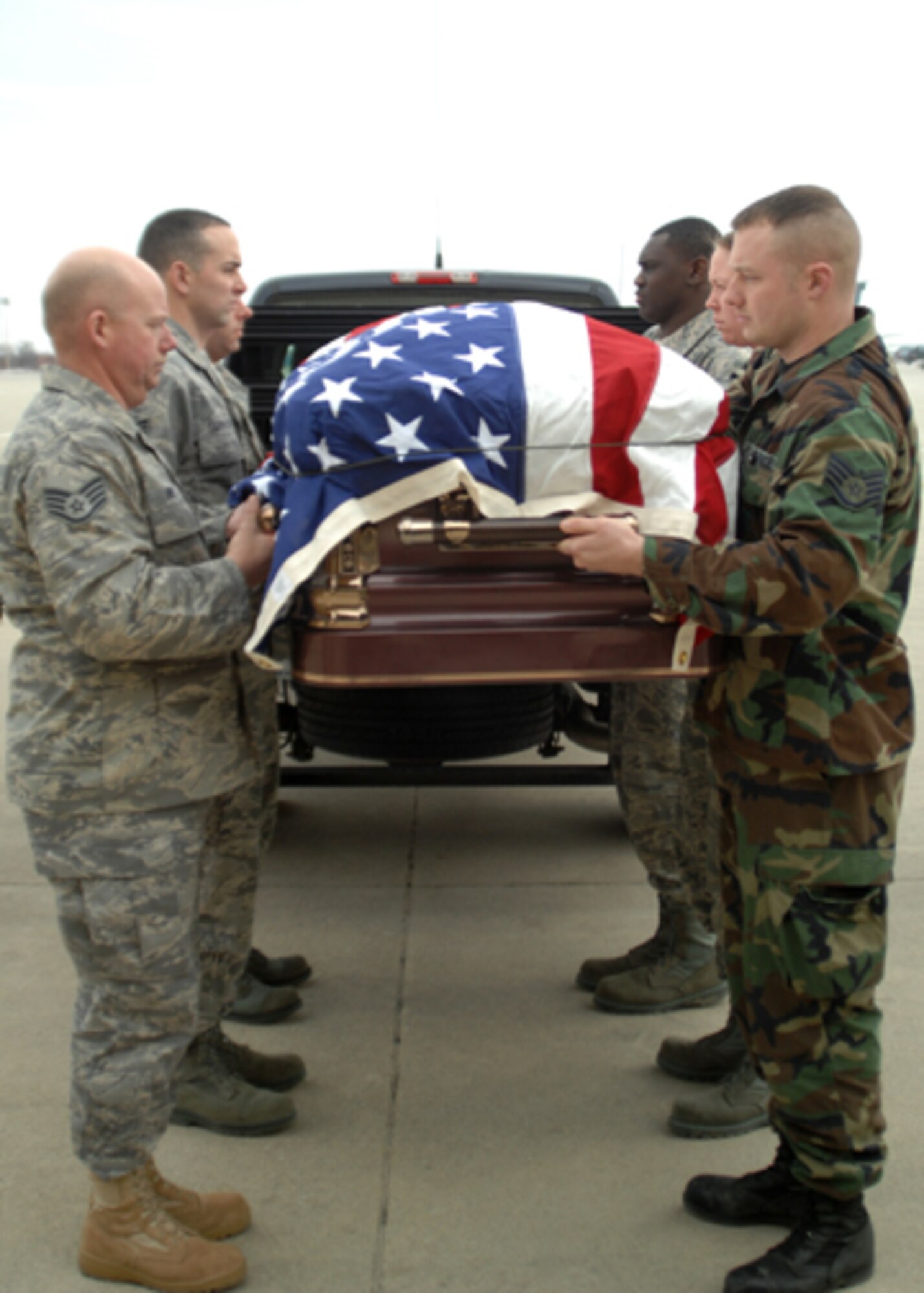 GRISSOM AIR RESERVE BASE, Ind., --  An empty flag-draped transfer case was utilized during dignified transfer training held recently at Grissom ARB. Members of the base honor guard, aerial port flight and chaplain's office participated in the training. (U.S. Air Force photo/Senior Airman Carl Berry)