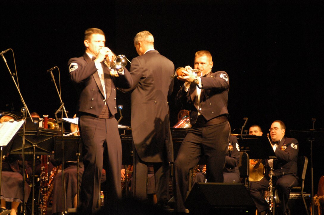 SMSgt Steve Kindermann and MSgt Tim Allums perform Carnival of Venice