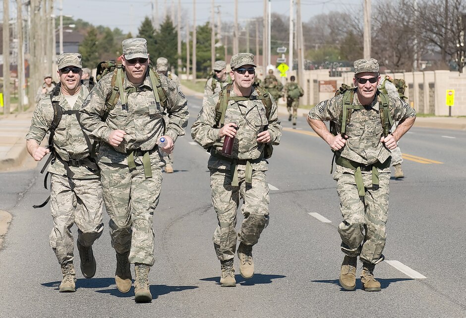 Airmen Participate In Ruck March > United States Marine Corps Flagship ...