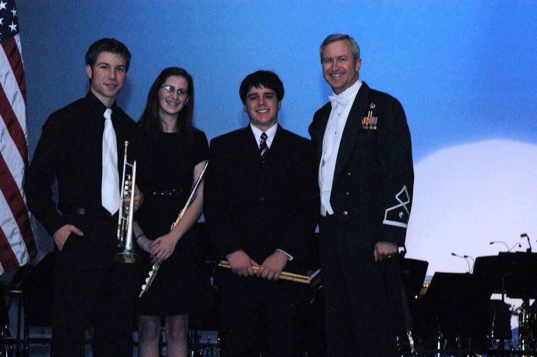 Students from Tyler, TX and Lt Col Lang